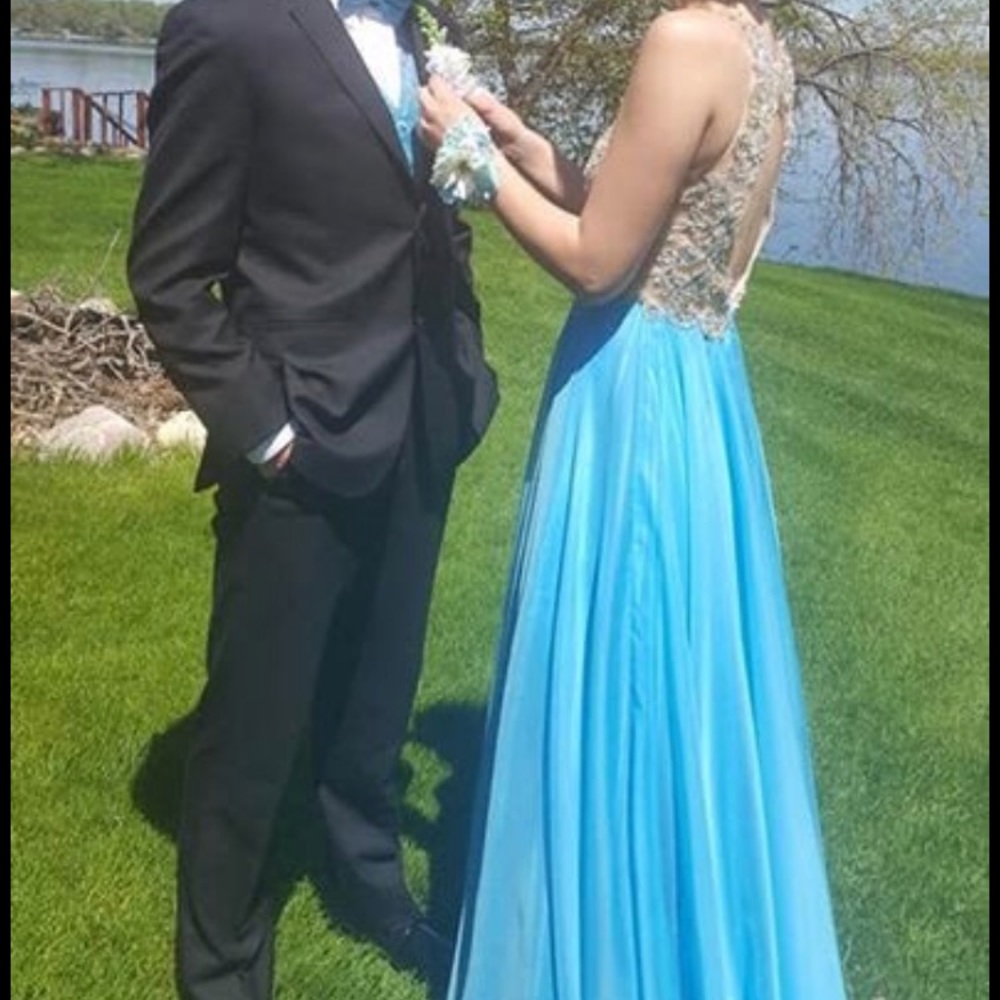 Gorgeous blue prom dress